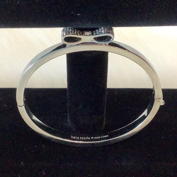 ♠️ KATE SPADE ♠️ Pave Bow Bangle - Picture 1 of 9